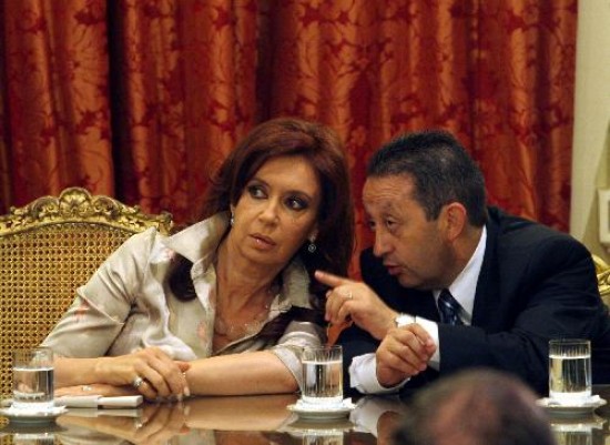 Cristina con Jaque, a quien le da protagonismo en las reuniones de gobernadores. 