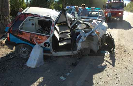 Así quedó el Fiat Uno tras el impacto. (Foto de Andrés Maripe)