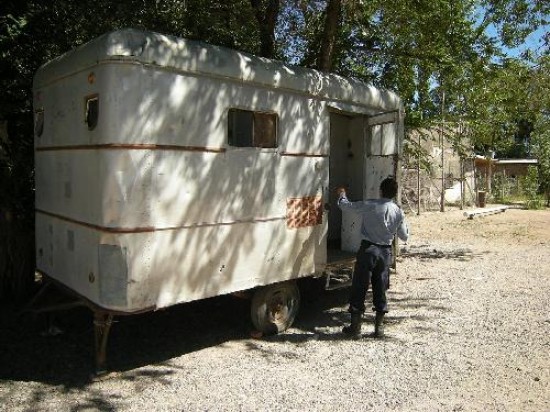 El triler para que la polica monte guardia no rene las condiciones mnimas para habitarlo. 