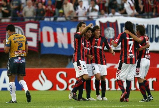 Solari, Barrientos y Aureliano van a buscar a los letales Silvera y Bergessio. El 