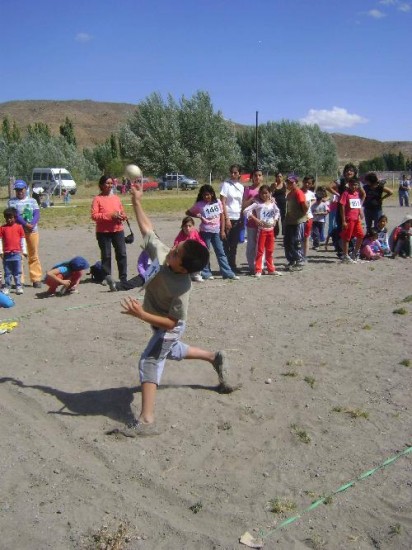 Los chicos mostraron sus habilidades en el encuentro de Comallo. Las delegaciones llegaron desde los distintos parajes de la Lnea Sur. 