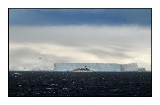 Los cruceros lujosos ya forman parte del paisaje en la Antrtida. 