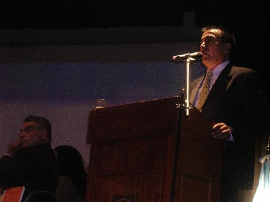 En su discurso, Rioseco anunció 100 viviendas entre otras obras. 