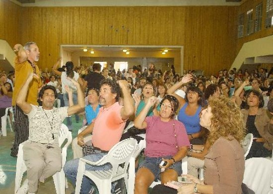 La asamblea de ayer del gremio docente fue la nica que propuso prolongar la huelga hasta el 13. 