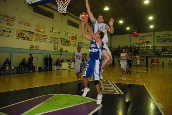 Newbery vuelve a soar con los play off. 