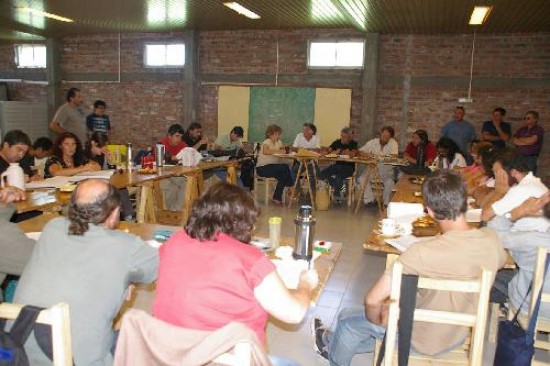 El plenario de secretarios generales del sindicato docente sesion ayer en Zapala. 