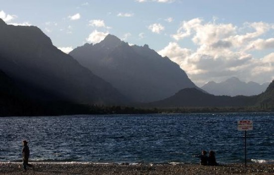 En un proyecto de ordenanza se propone que Bariloche tenga un balneario con infraestructura y seguridad. 