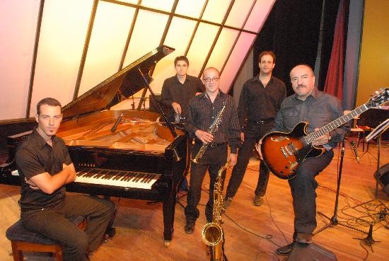 El Grupo de Jazz de Fundacin Cultural Patagonia interpreta a los grandes maestros del gnero. 