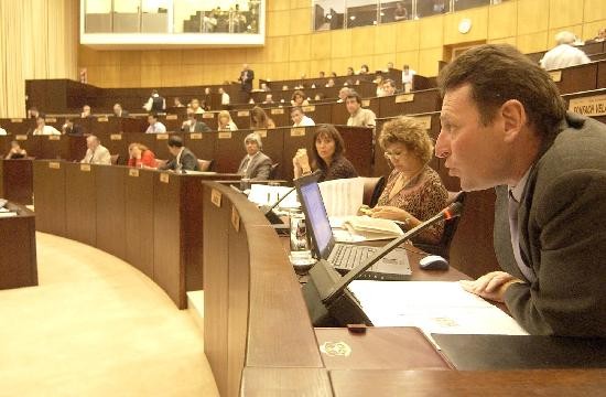 Los diputados de la oposicin intentaron abrir el debate legislativo de este ao con aportes para la crisis de Salud y Educacin. 