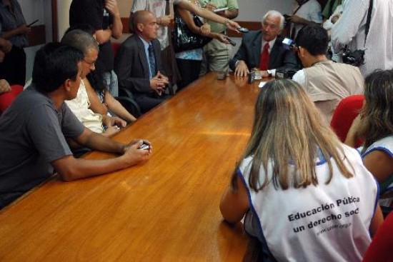 El presidente del STJ recibi ayer a dirigentes de Sitrajur, Unter y ATE. Se diferenci de Saiz y dijo que tiene 