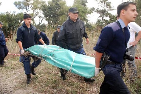 Despus de varios rastrillajes con perros adiestrados, el cuerpo de Ana Carla Masello fue hallado en una zona riberea cercana al barrio San Martn. 