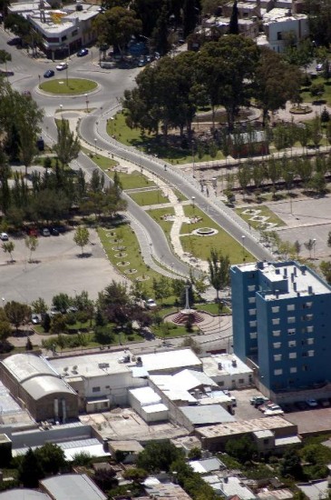 Al igual que el MNBA, el Teatro Municipal estar ubicado en el Parque Central, pero en el sector oeste. 