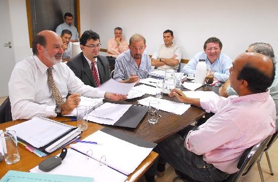 Yanez se reuni con los concejales de la Comisin de Hacienda para explicarles algunos detalles. 