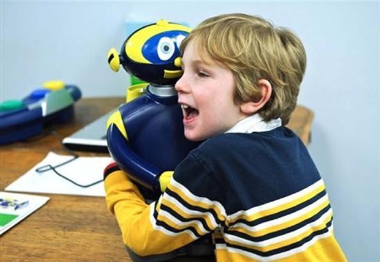 Interactuar con el robot sera ms sencillo para chicos con problemas de comunicacin. 