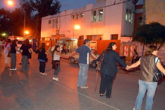 La actividad fue organizada despus de las 19 por Favea ( Familiares, Amigos y Enfermos Agrupados). 