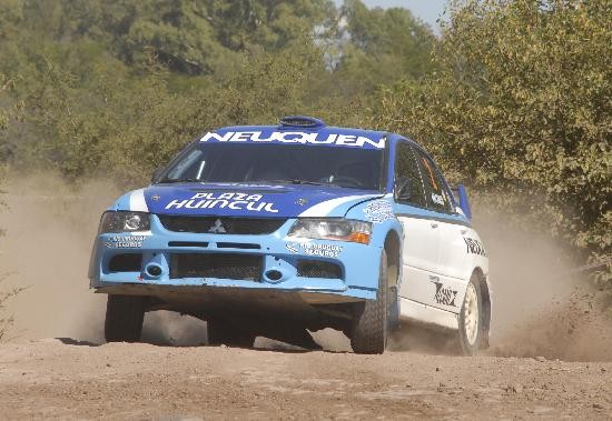 El subcampen argentino mostr el potencial de su auto en el shakedown. Es uno de los grandes candidatos. Alicia Reina estrena auto y espera sumar sus primeros puntos en el certamen. 