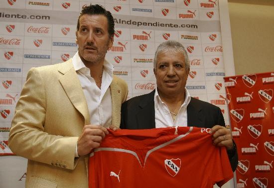 Los caminos de Independiente y el DT vuelven a cruzarse. El hincha espera que sea con vuelta olmpica. 