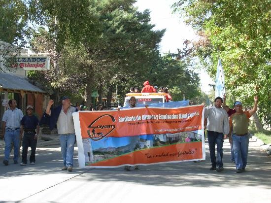 El paro de los trabajadores no cesa ante la falta de respuesta del Ejecutivo. 