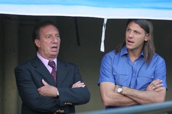 Demichelis, que volvera contra Bolivia, vio el partido junto a Carlos Bilardo. 