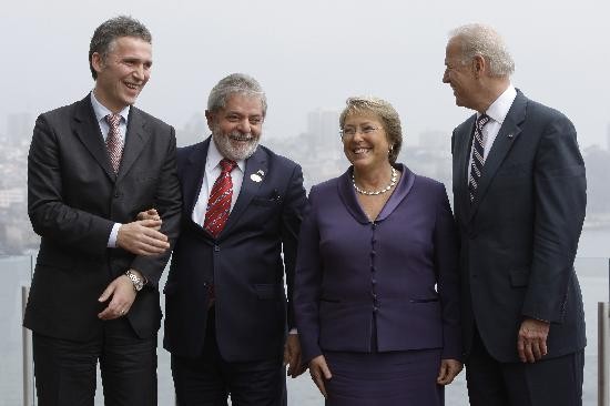 Lula, "el" protagonista de la cumbre en Viña, donde anticipó el poder que mostrará en el G2. 