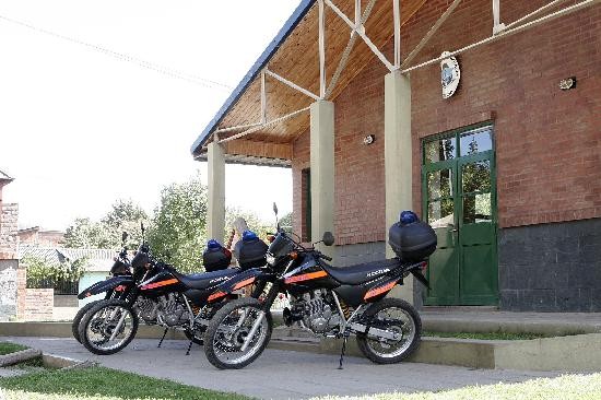 Las motos y la camioneta fueron entregadas por el jefe de Polica. 