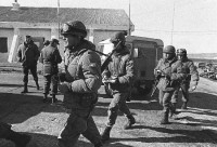 Una imagen ya histrica del enfrentamiento. Soldados argentinos en Malvinas. 