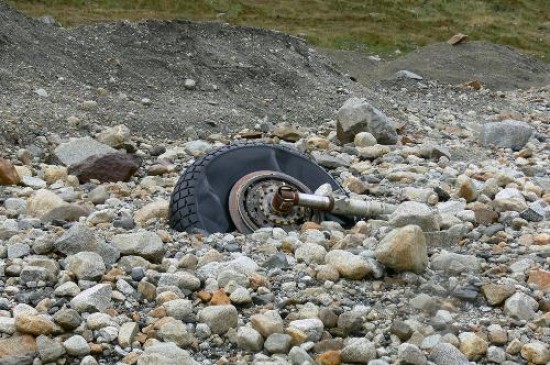Una de las fotos que sacaron los integrantes de la expedición turística hace pocos días y que muestra restos del avión. 