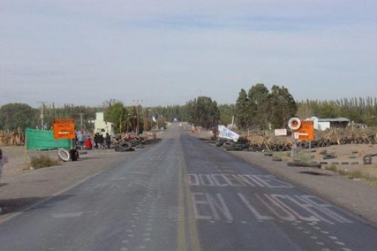 Hasta hoy el nico corte de ruta en pie es el de Chichinales, que se levantar, pero se vienen nuevas protestas. 