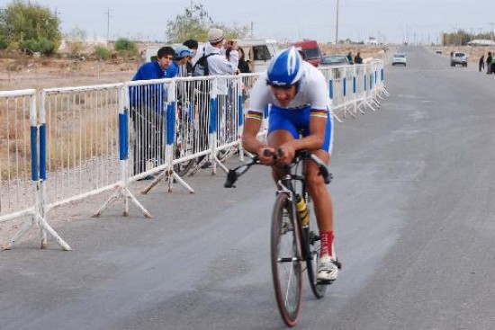 El ltimo tramo de la carrera volver a unir Roca con Allen. 