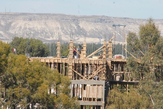 Las obras que avanzan son las menos. El municipio advierte que la mayora pide permiso pero no inicia los trabajos. 