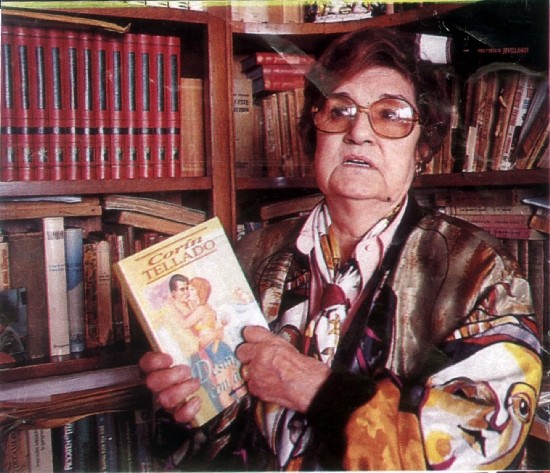 Con sus numerosas novelas, Corn Tellado es considerada la autora ms leda en espaol despus de Cervantes. 