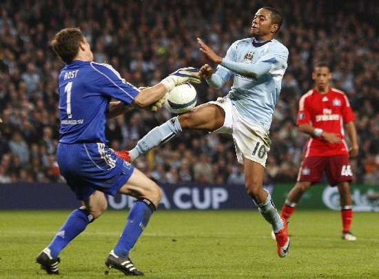 El MC de Robinho y Zabaleta quedo eliminado en Inglaterra. 