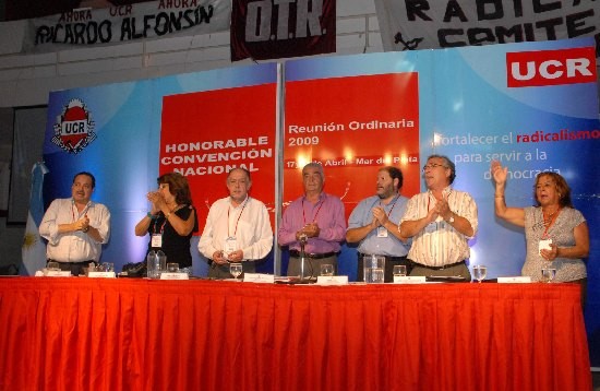 Las autoridades de la Convencin Radical que ayer sesion en Mar del Plata. 