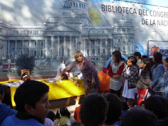 El viernes el Bibliomvil estuvo en Jacobacci. 