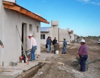 Manos a la obra. Las mujeres en accin para levantar sus propias paredes. 