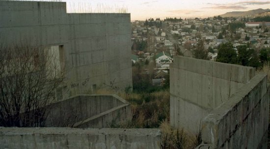 Yuyos, basura y ruinas son por ahora lo nico que prospera en el Jardn Botnico. 