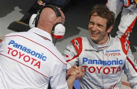 El piloto de Toyota, Jarno Trulli, contento con el resultado. (FOTO AP)