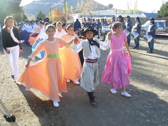 El desfile fue una de las atracciones en el aniversario. 