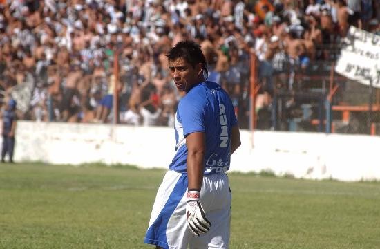 Ral Ruiz llega como el arquero al que menos goles le hicieron en todo el torneo. Perilli espera mucho de la dupla de 