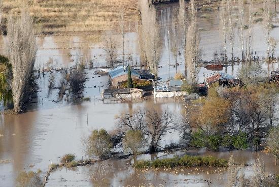 En una inundacin, como las que se vivieron en la provincia, podran reducirse las prdidas con un trabajo ms coordinado. 