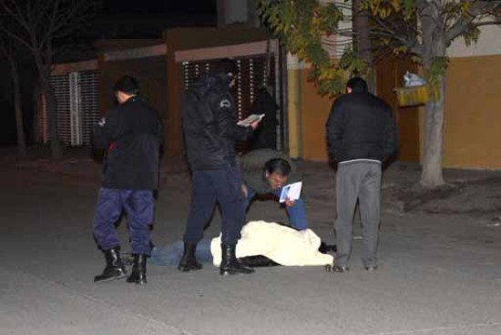 El hecho ocurrió esta madrugada en Maipú y Estados Unidos de Roca. Foto: Alejandro Carnevale.