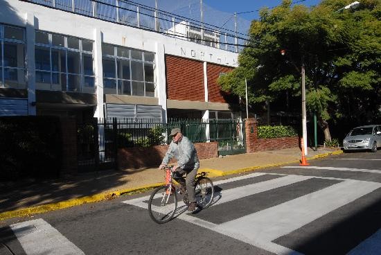 Uno de los ocho colegios que suspendieron las clases en Buenos Aires. 