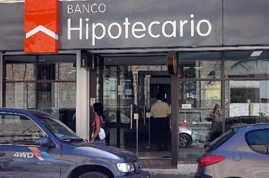 Las sucursales del Hipotecario estn llenas de interesados por estos das. Un 50% estara en condiciones de acceder. 