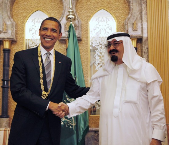 El rey de Arabia condecor al presidente de EE. UU. con una alta distincin saudita. 