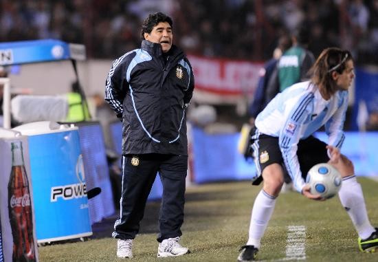 El entrenador argentino admitió que se equivocó con la posición de Gago. 