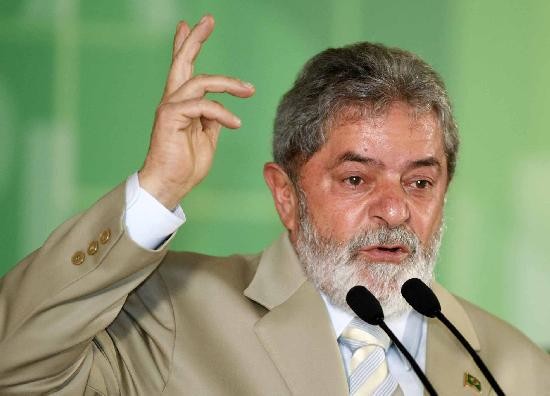 Lula le ofrece dinero a la Argentina para robustecerla y de paso evitar un contagio. 