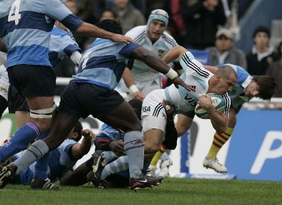 Gonzalo Camacho anot el ltimo try del equipo argentino. 