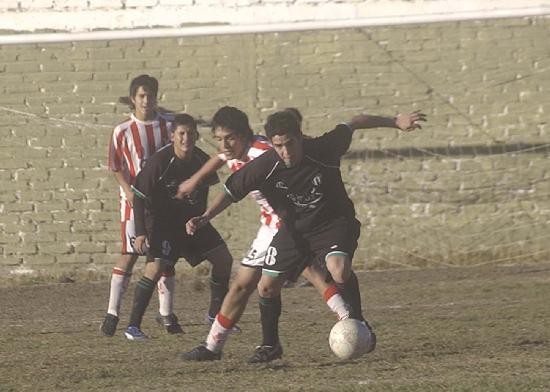 El Villero se recuper con una goleada ante el Diablo neuquino. 