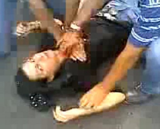 Neda agoniza, segundos antes de su muerte. Manifestantes se movilizaron ayer, pese a que los Guardianes de la Revolucin dijeron que les daran 
