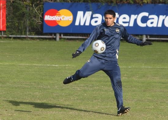 Riquelme, sin rastros de la tendinitis. 